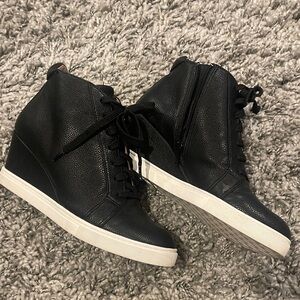 Paolo Black Laced Wedge Sneakers sz 8